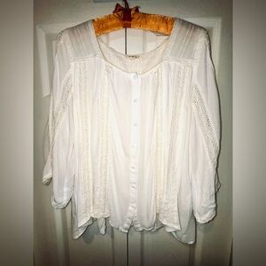 POL Boho Lace Detail Flowy Button-Front Top – Size Small